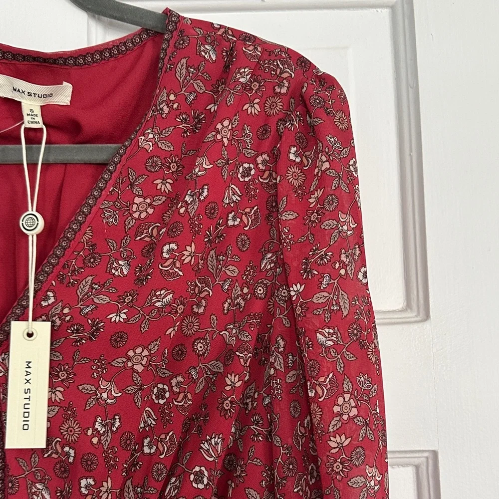 BNWT Max Studio Red Floral Long Sleeve Dress - Picture 3 of 7